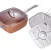 3 ES 1 Juego de cocina COPPER CHEF de acero inoxidable compuesto por cazo con tapa de color cobre y cestillo vaporizador sobre fondo blanco.