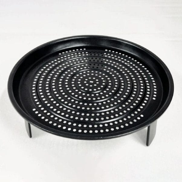 Bandeja metálica negra con agujeros, apta para Horno Microondas con Air Fryer de 31 Litros Inox Espejo GE - MGE11XAF o electrodomésticos GE. También se puede utilizar como accesorio Air Fryer de 31 Litros Inox Espejo GE - MGE11XAF. Bandeja metálica negra con agujeros, apta para Horno Microondas con Air Fryer de 31 Litros Inox Espejo GE - MGE11XAF o electrodomésticos GE. También se puede utilizar como accesorio Air Fryer de 31 Litros Inox Espejo GE - MGE11XAF.