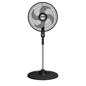 Un Ventilador Turbo Power Pedestal Negro 18" sobre soporte con fondo blanco.