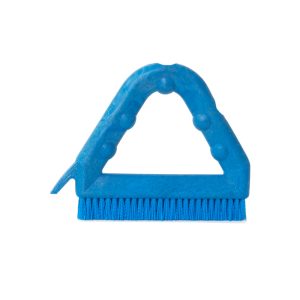 De diseño ergonómico, el Cepillo limpiador de juntas presenta cerdas rígidas y una forma triangular azul, lo que lo hace perfecto para abordar sin esfuerzo las tareas difíciles de limpieza de juntas.