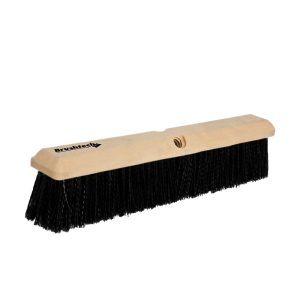 El Cepillo de polipropileno 45cm negro cuenta con cerdas negras duraderas hechas de polipropileno e incluye un orificio central para una fácil fijación del mango, lo que lo convierte en un cabezal de escoba versátil para todas sus necesidades de limpieza.