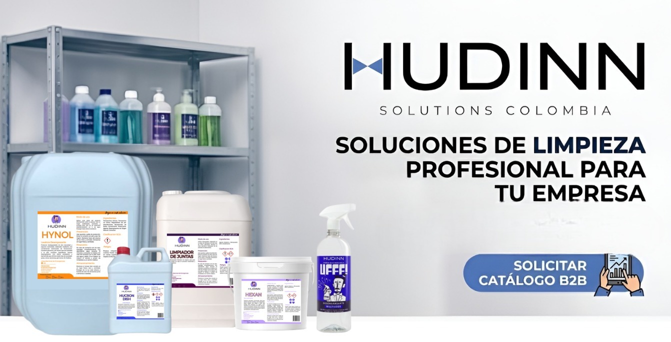 Estanterías con productos de limpieza y varios envases de soluciones de limpieza Hudinn, incluidas opciones como el borrador automático, se exponen junto a un texto que promociona las soluciones de limpieza profesional para empresas en Colombia.